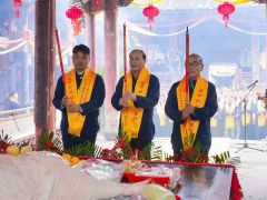 香菇始祖吳三公朝拜典禮在慶元隆重舉行(0播放)